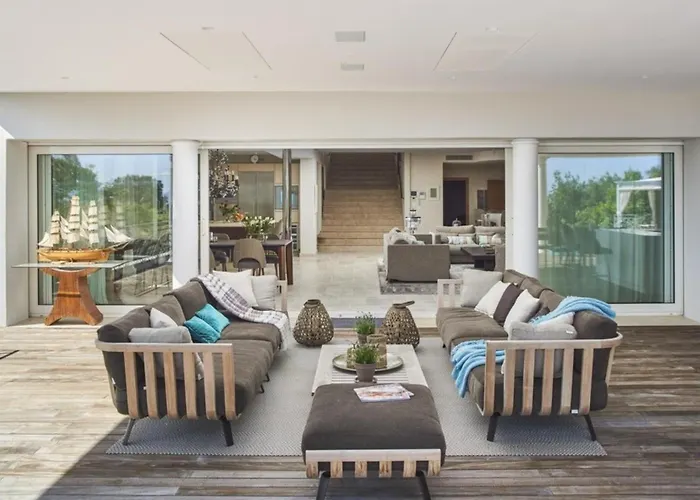 Luxxury-villa In Santorini With Pool Ferienhaus