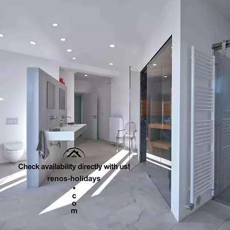 Holiday home Luxxury In Santorini With Pool