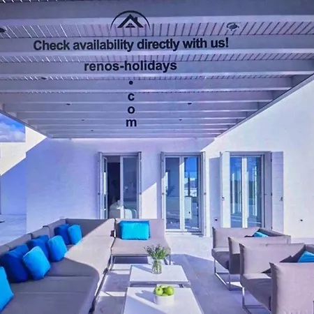 Holiday home Luxxury In Santorini With Pool