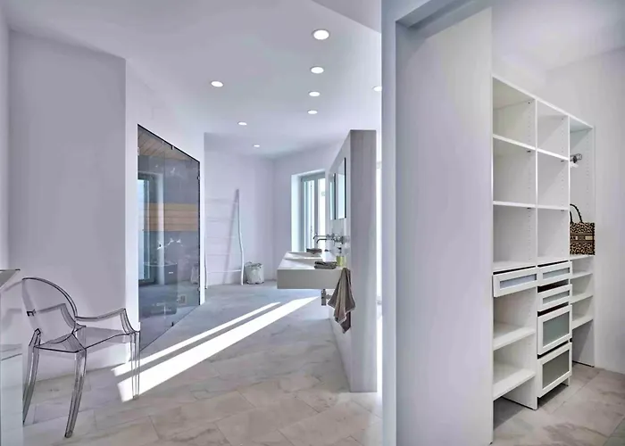 Luxxury-villa In Santorini With Pool